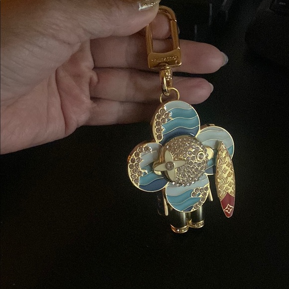 Louis Vuitton Blue Surf Keychain - Picture 6 of 8